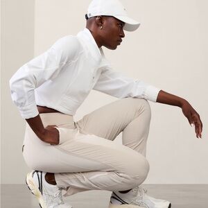 Athleta Brooklyn Mid-Rise Ankle Pant in Abalone Size 10 Khaki Travel Athleisure